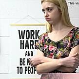 Schattige Blonde Chloe Betrapt Op Jassen Stelen in Winkelcentrum, Krijgt Harde Les