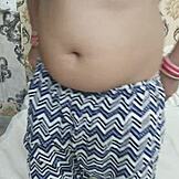 Деревенская бабхи делится интимом с деверем на улице.