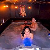 Parna jacuzzi trosome z Queen Rogue in Mandi May