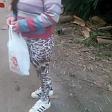 غوستوسا من المجتمع تئن أثناء نيك شرجي دوغي ستايل؟