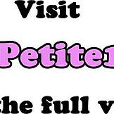 Tânără amatoare futută tare în dormitor, vibrații de prima dată! 😊