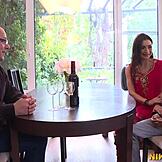 Isteri Muda Ditukar Dengan Wang Untuk Kongkek Bos Tua