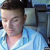 Teenka podstupuje detailné análne vyšetrenie s rektálnym skúmaním a análny sex