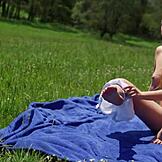 sesiune de yoga cu micuța 18+ Alexis Crystal în aer liber - xczech