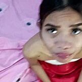 Aziatische babe probeert grote witte vent te neuken in wilde posities