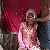 أخت زوجة ديسي تستمتع بالكلام القذر والجنس البري مع أخها الشاب 18+ في متعة هندية