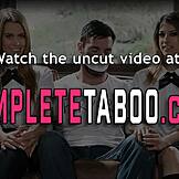 فتاة رخيصة تتقيأ على قضيب أسود كبير في أكشن عنصري متطرف