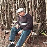 Bonitas francesas con tetas folladas por viejo voyeur