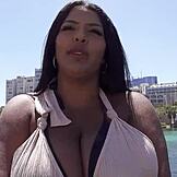 Hoćeš da vidiš krivudavu Latinku sa ogromnim sisama kako je jebu na kastingu?