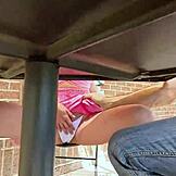 Søde Sophia ryster vildt af uendelige orgasmer med vibrator og hundestilling.