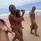 Nudistenstrand in Bahia wird zum wilden afrikanischen Teen-Fickfest