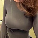 Aku suka mak tiri aku dengan susu besar berlemak, oops