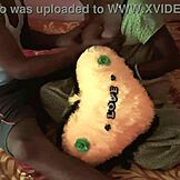 Девовке ДИЈЕЛЕ АНАЛНИ СЕКС с ДЕЧКОМ у фантазији о кривим бодибилдеркама и табу бејбиситерки