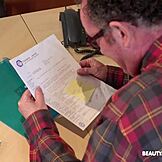 Herre, jeg trenger denne blowjoben fra gammel fyr med monsterkuk, tynne pupper