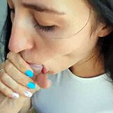 Η κοπέλα από δίπλα με ικέτευσε να καταγράψω τις επικές δεξιότητές της στην πίπα