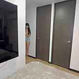 Liityn ystäväni Yenifer Chaconin, Moly Smithin ja Valentino Rocan kanssa villiin kolmikkoon