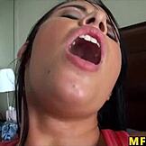 ホットなアマチュアラテン系ヴェラ・ヴォーンが蒸し暑いPOVクリップ！