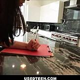 Usada Teen - Hijastra flaca usada libremente por padrastro en acción de polla grande