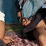 Desi ateşli bhabhi'nin evinde tam anal aksiyon