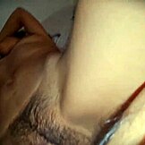 Argentijnse Nymfomane Stiefzus Kreunt Luid in Wild Orgasme