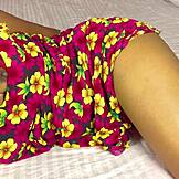 वाह, देखो यह भारतीय देसी लड़की अपनी कुंवारी चूत दिखा रही है!