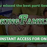 Alison üvey babasına yardım için gitti - erkekler ve oral seks hakkında soruları vardı çünkü okulda popüler kızların onları konuştuğunu duyuyor.