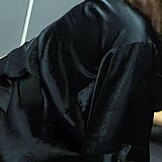 العلاج يصبح خطيئة! ننيك بقوة في المكتب!