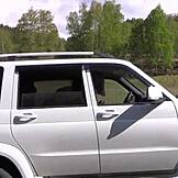 Lesbiske med strapon banker hårdt i bil POV