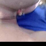 Par gre divje z globokim oralnim seksom in pičkinim končanjem