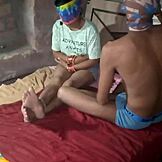 देखो यह हॉट इंडियन देसी सौतेला भाई-इन-लॉ अपनी सौतेली बहन-इन-लॉ की गैंड मारता है?