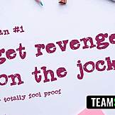 룰루 추가 교실에서 페이스시팅으로 지배하는 섹스