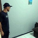 Soția de casă plătește libertatea cu fundul la poliție