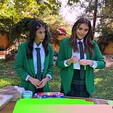 可爱18岁制服妹大学免费送逼摊