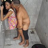 Hey üvey kızım, üvey babanla neden bu kadar masumsun? Aranızda ne oynanıyor?