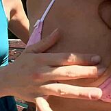 טיגן סאמרס ודייזי ליין צוללות לתוך החורים הרטובים שלהן כמו זונות מושלמות