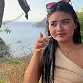 Krásna turistka podvádza manžela s cudzím mužom za peniaze 😏