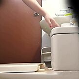 İşeme gizli kamera Arjantinli üvey kız kardeşi yakalıyor