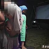 이 마른 틴 18+가 군대 기지에 블로우잡 하려고 몰래 들어가?