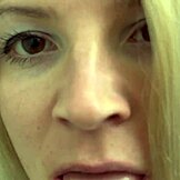 Adakah remaja berambut perang horny 18+ ini sedia untuk aksi lesbian dalam cosplay Catwoman seksi?