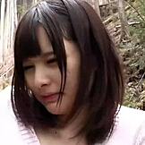 작은 일본 틴이 처음으로 블로우잡 POV 해줘