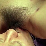 娇小日本继女引诱继母的顺从家伙到女主舔 无码JAV色情