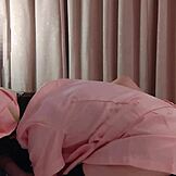 O bog, ta perverzna medicinska sestra mi jezdila po obrazu dokler ni prišla močno... potem sem jo surovo jebal v njeni mokri pički v kostumu, trgajoč mrežaste nogavice za creampie.. tako sočna!