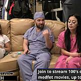 ブレア・セレストみたいな看護婦になって射精を浴びるよ、この舞台裏の病院シーンでディープスロートと手袋と剃毛マンコアクション。